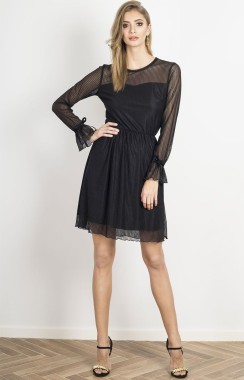 Czarna sukienka z długim rękawem