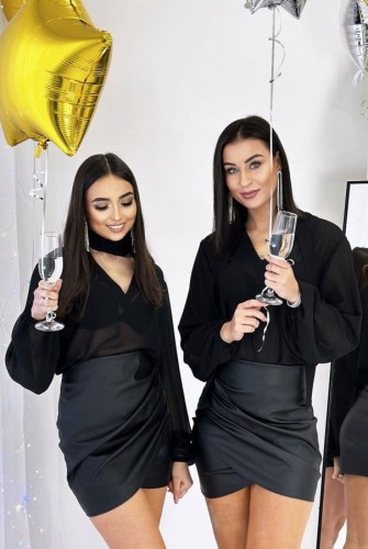 czarna spódniczka asee.jpg