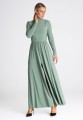 sukienka dluga z rozcieciem asee.jpg