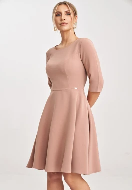 Elegancka sukienka rozkloszowana 